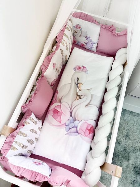 Комплект у ліжко з великими малюнками "Лебедина Любов" 1011 фото